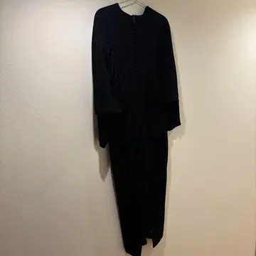 마메쿠로구치 블랙 긴팔 원피스 MM18AW-DR010
