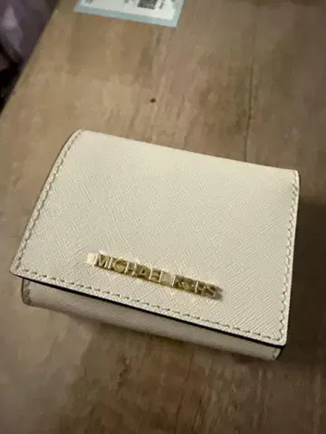MICHAEL KORS 아이보리 3단 폴더형 지갑