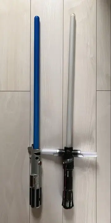 카일로 렌 & 레이 얼티밋 FX 라이트세이버 2개 세트