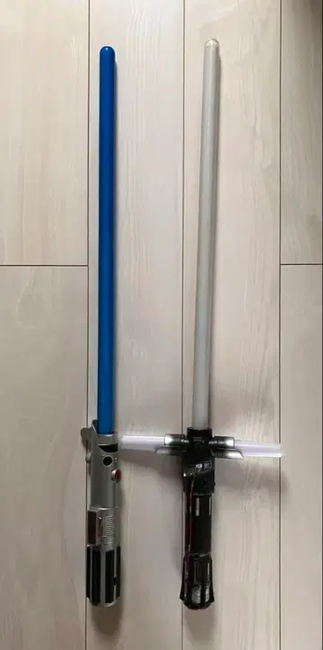 카일로 렌 & 레이 얼티밋 FX 라이트세이버 2개 세트