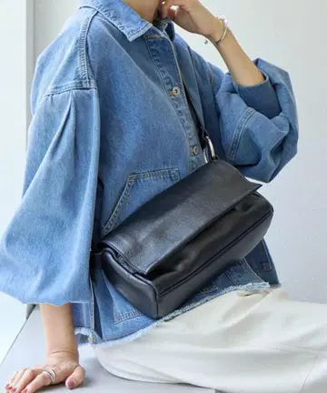 비어즐리 가죽 바디백
