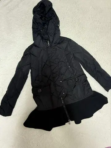 Moncler 블랙 다운 자켓 프릴 사이즈 0