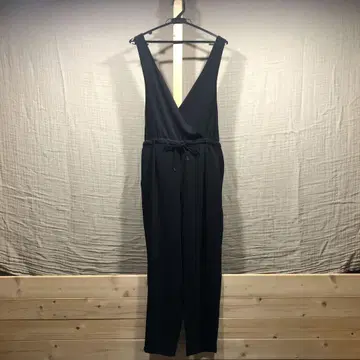블랙 V넥 올인원 미사용 택 포함