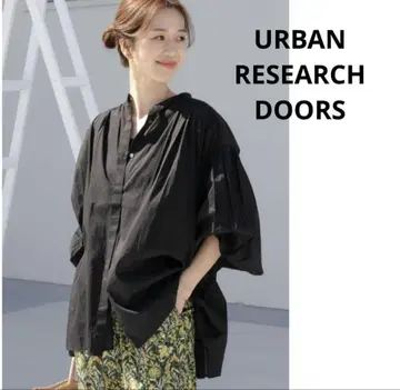 URBAN RESEARCH DOORS 코튼 보일 개더 블라우스