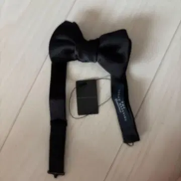 블랙 새틴 보타이 미사용
