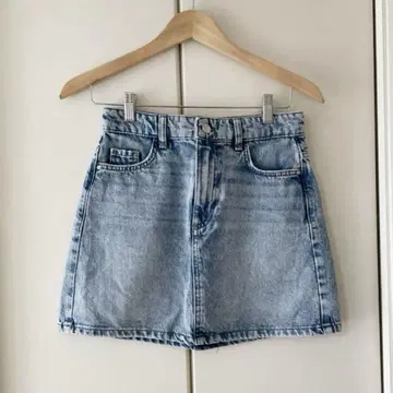 새상품급 ZARA 라이트 블루 데님 미니 스커트 24