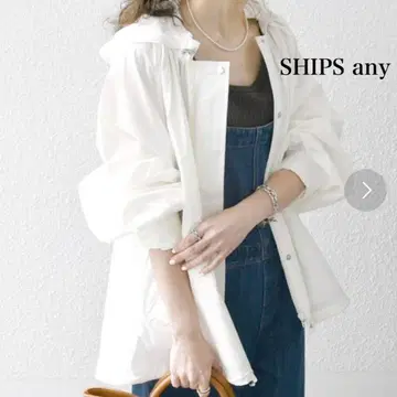 SHIPS any 화이트 후드 부착 마운틴 파카