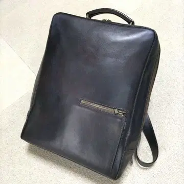 다크 브라운 가죽 백팩