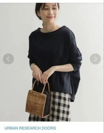 택 포함 새상품 어반 리서치 도어스 코튼 백 턱 풀오버