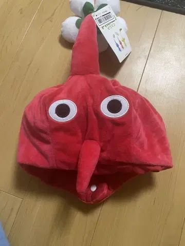 빨간색 피크민 캐릭터 모자