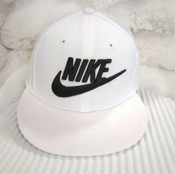 [미사용 새상품] NIKE 야구 모자 화이트