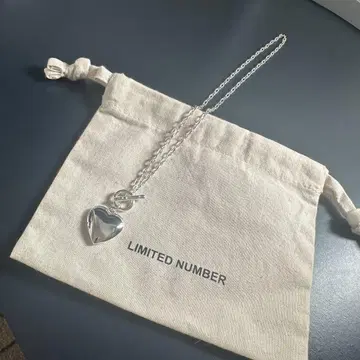LIMITED NUMBER 하트형 로켓 목걸이 실버