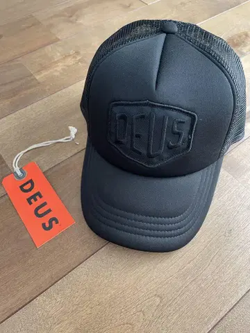 DEUS 데우스 블랙 캡 Deus ex Machina