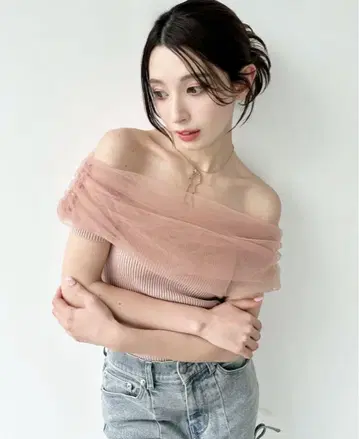 [ 미사용 ] [ 리젝시 ] 시어 콤비 오프숄더 니트 핑크