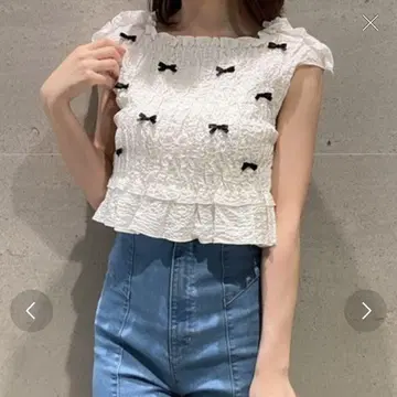 snidel 리본 셔링 TOPS 화이트