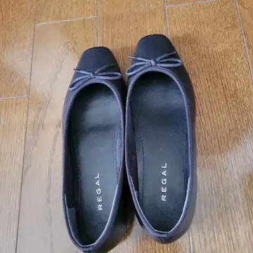 REGAL 블랙 발레 슈즈 23.5cm