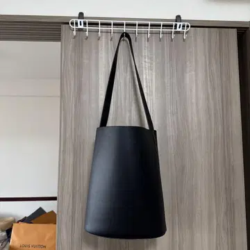 블랙 가죽