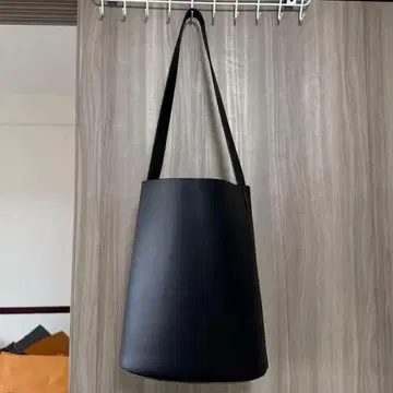 블랙 가죽 원 숄더백 버킷