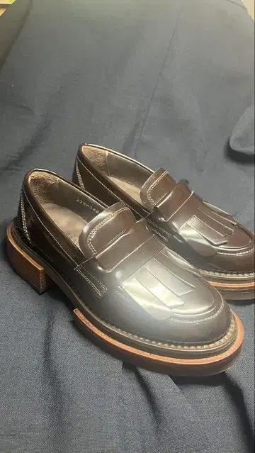 브라운 프린지 로퍼