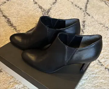 [ 미사용 새상품 ] UNITED ARROWS 부티 37
