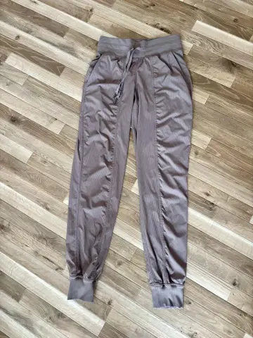 Lululemon 조거 팬츠 사이즈 2 XS 그레이지 라이트 브라운