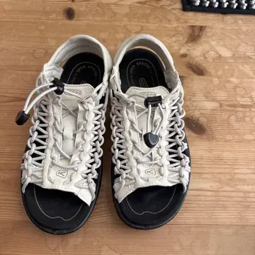 KEEN 스포츠 샌들 화이트