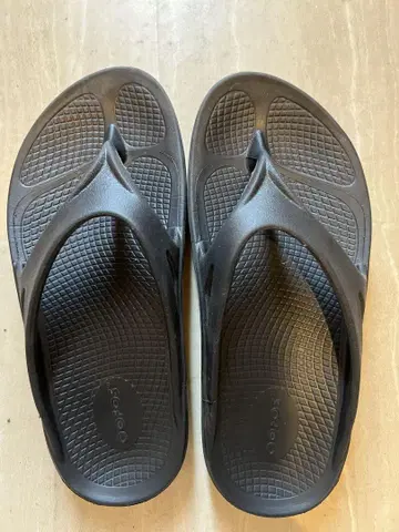 블랙 비치 샌들