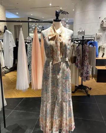 그레이스 콘티넨탈 원피스