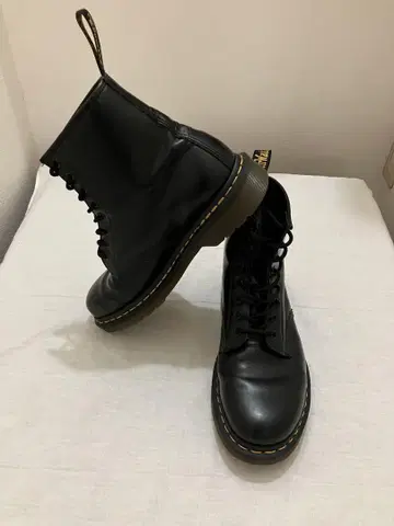 새상품급 닥터마틴 1460 8 홀 부츠 블랙 27 27.0