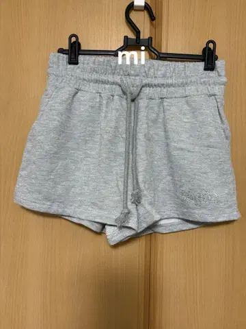 큐빅 GYDA 라메 숏팬츠