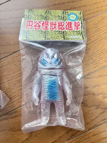 츠부라야 괴수 총진격 피규어 클리어