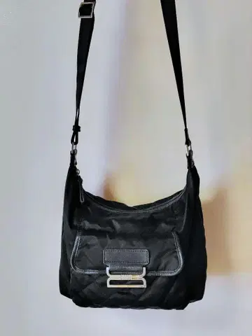 DAKS 블랙 나일론 숄더백