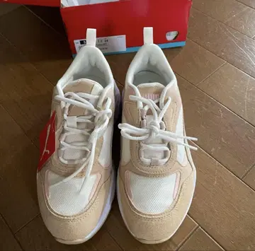 새상품! 24cm Puma SoftFoam+ 베이지 스니커즈