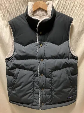 컨디션 최상 patagonia 리버서블 비비 다운 베스트 M FA20