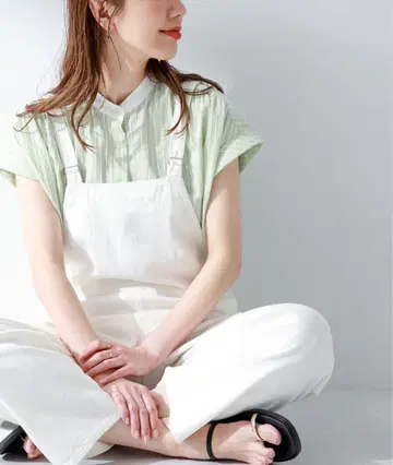 [새상품급] 어반 리서치 서니 라벨 로프 도비 코튼 스트라이프 블라우스