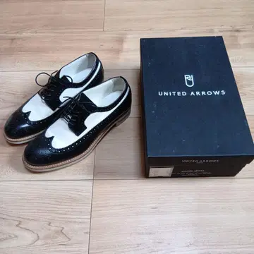 UNITED ARROWS 블랙 화이트 윙칩