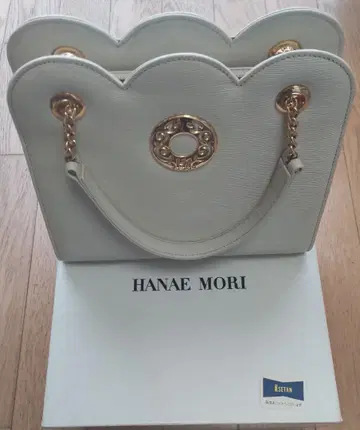 HANAEMORI 스캘럽 디자인 핸드백