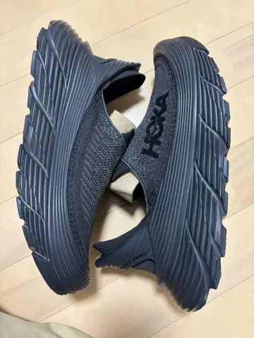 HOKA ONE ONE 슬립온 블랙 US10