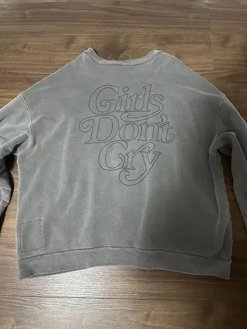 verdy Girls Don't Cry Cherry 걸스 돈 크라이 격렬