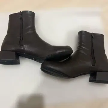 다크 브라운 지퍼 달린 숏부츠