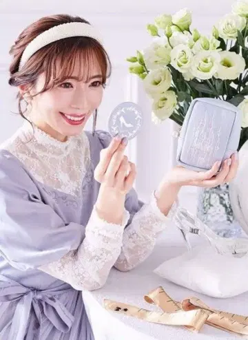 메종 드 플뢰르 신데렐라 파우치