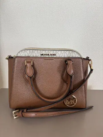 MICHAEL KORS 브라운 숄더백