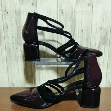 새상품급 PIERRE HARDY 피에르 아르디 사이즈 23.5cm