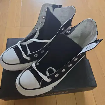 CONVERSE 블랙 스니커즈