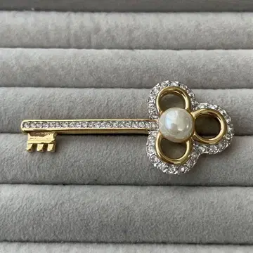 NINA RICCI 골드 펄 브로치