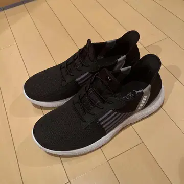 PUMA SOFTRIDE 블랙/화이트 스니커즈