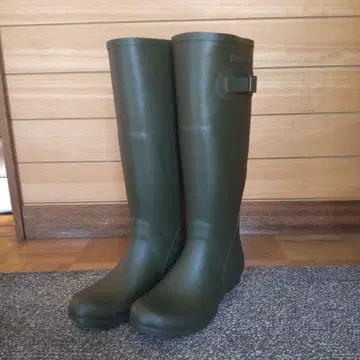 올리브색 장화 버클 포함