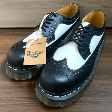 닥터마틴 Dr. Martens 윙팁 23cm