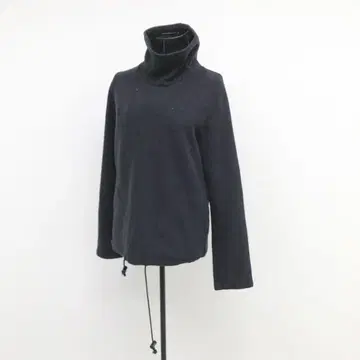 미쉘클랑 MK 상의 블랙 플리스 터틀넥 심플