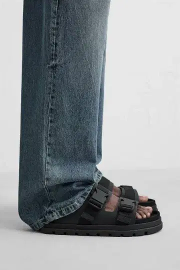 ZARA 더블 스트랩 청키 샌들 42 블랙
